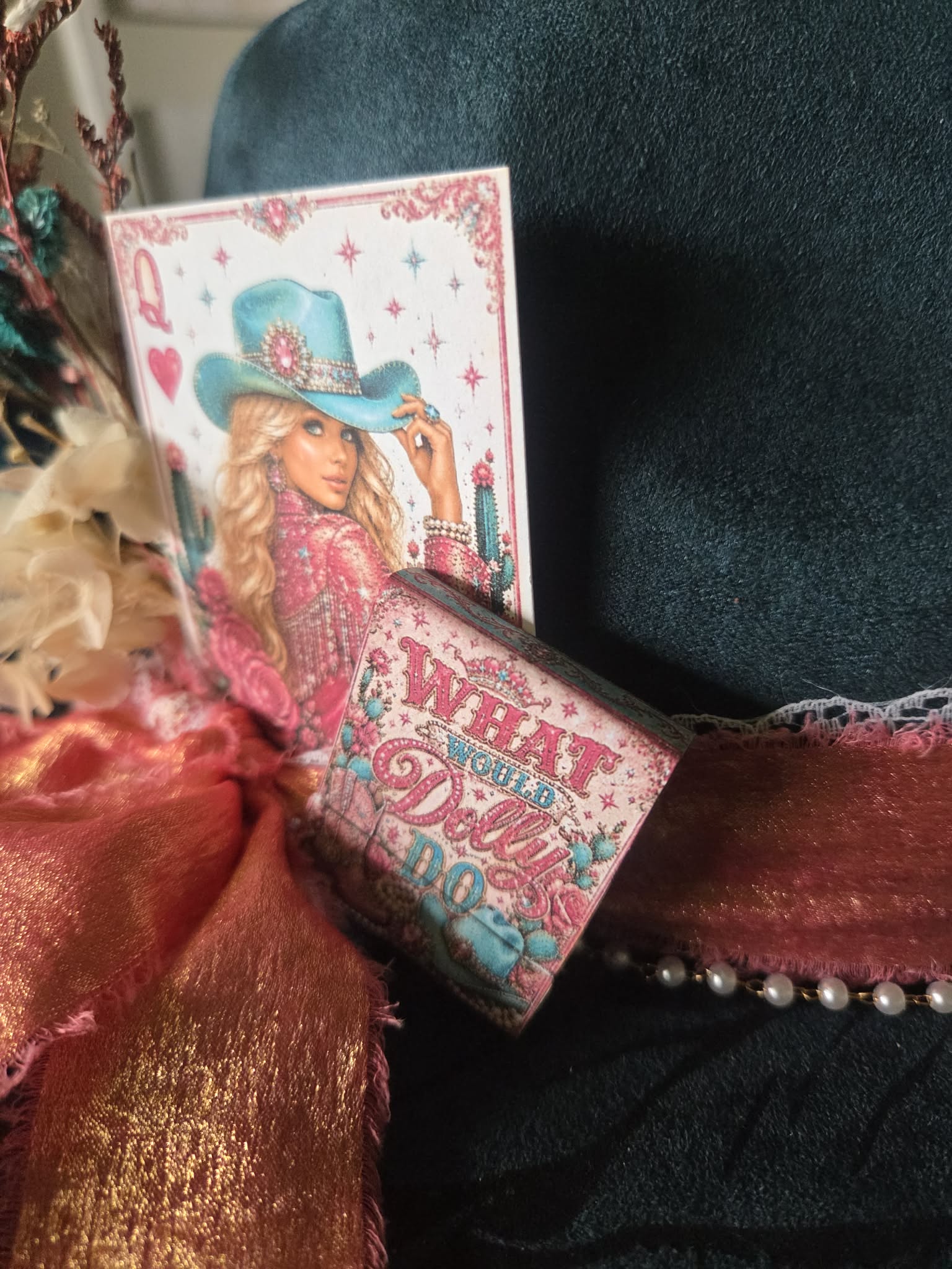 Golden Coral Cowgirl Hat Styling Kit